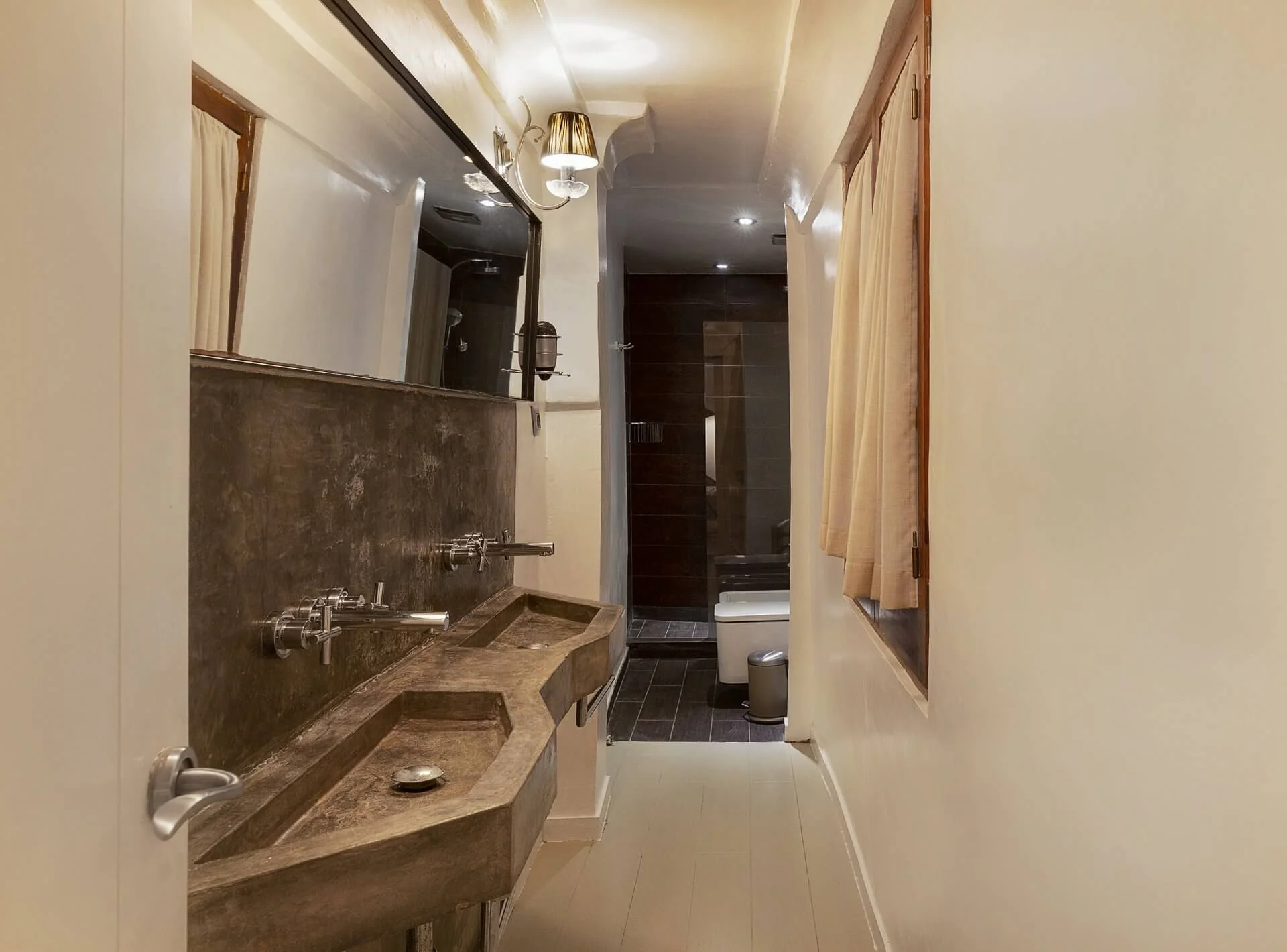 barcelona-valentine_-deluxe_en_zona_picasso_B4DFD194-E8DD-57D5-E64C-837DD1C25325-3